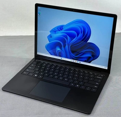 Microsoft Surface Laptop 5 1951 13.5” 2256x1504 Touch i5-1245U 8GB 512GB W11H - Image 1 of 4