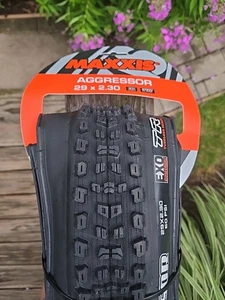 Maxxis Aggressor Tire - 29 x 2.3, Tubeless, Folding, Black, EXO - Picture 1 of 15