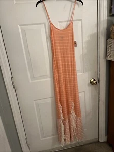 Free People Stevie Maxi-Schlupfkleid pfirsichfarben elfenbeinfarben Spitzenbesatz unten Größe M Neu mit Etikett - Bild 1 von 5