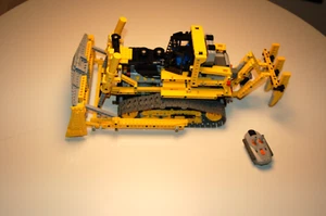 Lego Technic 8275 Bulldozer + Fernbedienung - Bild 1 von 8