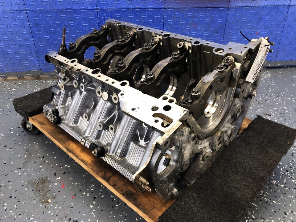 2016-2019 BMW 750I 4.4L V8 ENGINE CYLINDER BLOCK *SCORED WALLS* OEM Foto 1 de 4