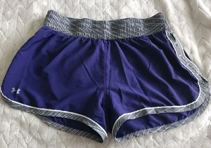 Pantaloncini sportivi Under Armour foderati running attivi donna taglia large semi aderenti - Foto 1 di 9