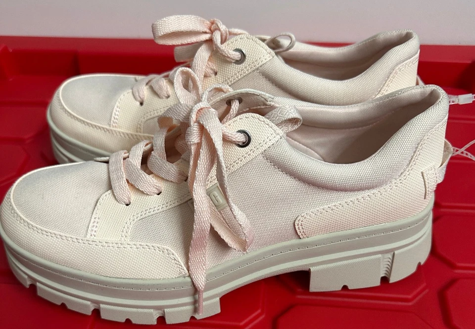 NWOT UGG Women's Ashton Hybrid Pale Pink Lace Up Chunky Shoes Size 10 - Изображение 1 из 4