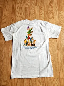 Camiseta Promocional Disney De Colección Blancanieves y los Siete Enanitos Talla Adulto Pequeña ¡NUEVA!! - Imagen 1 de 9