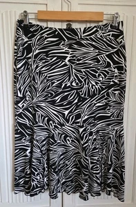 Country Casuals Size Medium Skirt - Black & White, Stretchy, Elastic Waist (105) - Picture 1 of 12