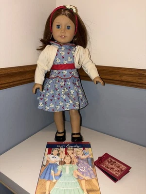 "Muñeca Emily Bennett retirada American Girl de 18"" con vestido Meet" Foto 1 de 4