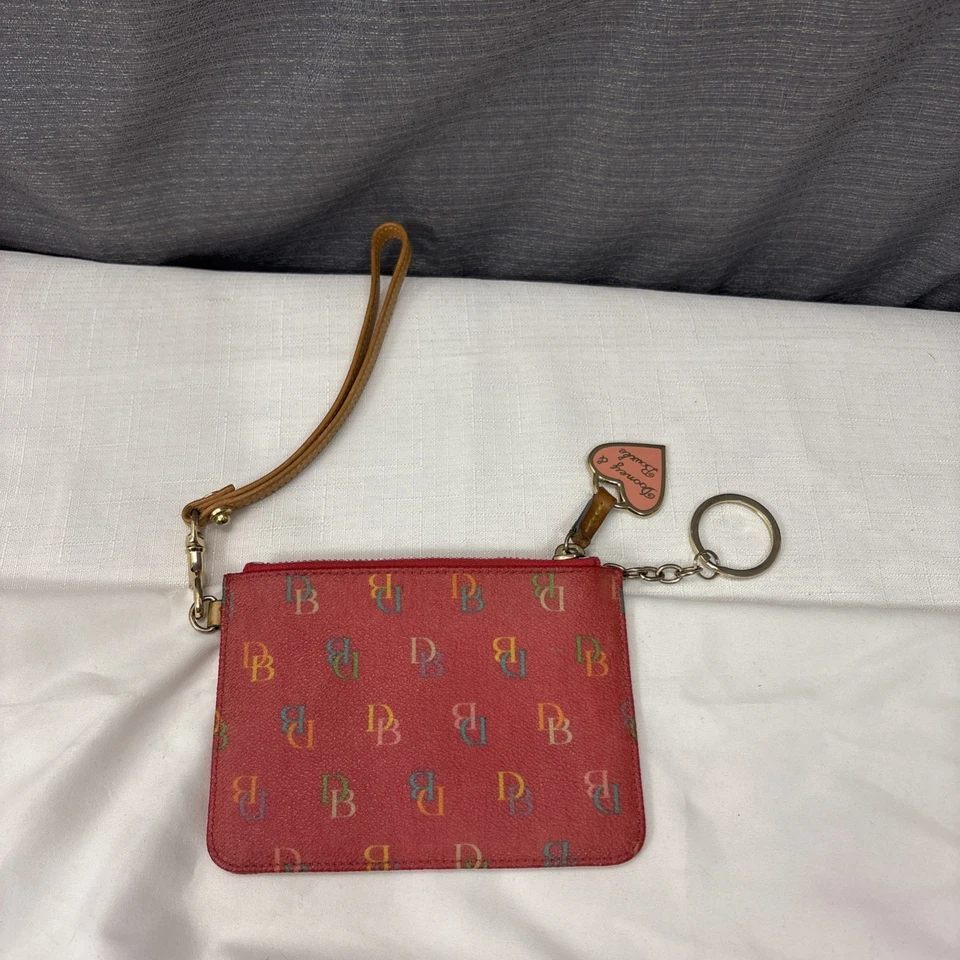 Vintage y Divertido Dooney & Bourne - Bonito y Rosa Inicial Billetera con Init Pastel Foto 1 de 4