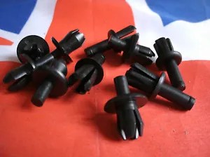 Classic Range Rover plastic plugs for the Outer sill Covers One Side. - Picture 1 of 4
