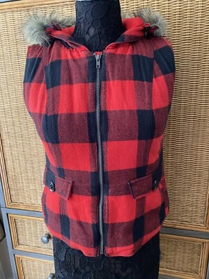 MOSSIMO RED AND BLACK CHECKED VEST FAUX FUR TRIM HOOD ZIP CLOSURE SZ MED - Image 1 of 4