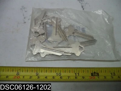 CANTIDAD = 10: 85352 Hillman SC4 Casa y Candado Llave en Blanco Foto 1 de 3