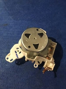 Bosch Dishwasher SMS40T42UK Synchronous Motor Assembly 9000461082 - Picture 1 of 5