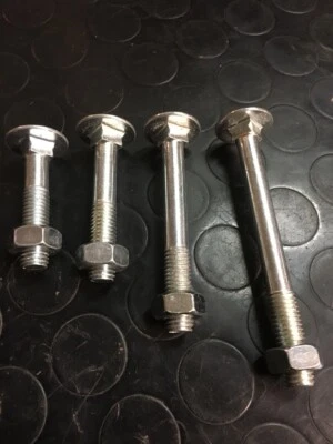 PEZZI 10 BULLONI TESTA TONDA ZINCATI PER LEGNO FERRO CON DADO ESAGONALE VARIE MI - Immagine 1 di 2