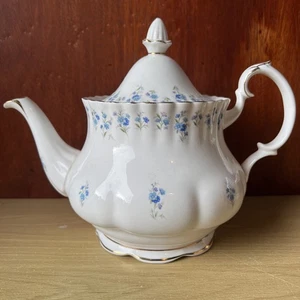 Royal Albert Memory Lane Bone China Teekanne Made In England - Bild 1 von 4