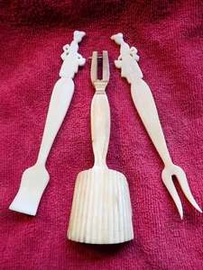Lot of 3 SMALLER BONE/HORN TOOLS PRIMITIVE FOLK ART SAMI PEOPLE SWEDEN SWEDISH - Picture 1 of 8