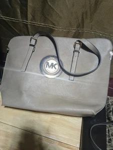 Michael Kors Tasche Charlotte groß hellbraun  - Bild 1 von 8