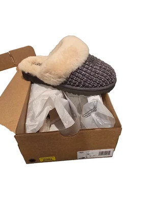 Zapatilla Ugg Acogedora - Nueva EN Caja - Gris Gris Talla 7 Cálida y Difusa Foto 1 de 4