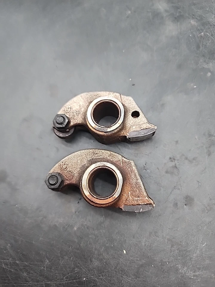 QTY 2 E30 M20B25 M20 BMW 325I 2.5L Q5-11  ROCKER ARM 1271428 (11331271429) OE - Image 1 of 4