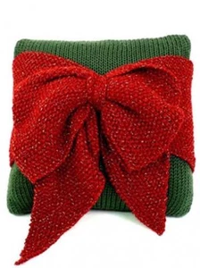 ARAN KNITTING PATTERN - CHRISTMAS BIG RED BOW CUSHION EASY TO KNIT - Picture 1 of 1