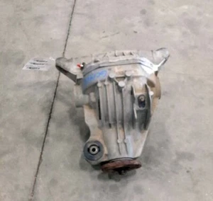 2002-2005 Mercury Mountaineer Rear Axle Differential Carrier 3.55 Ratio - Picture 1 of 8