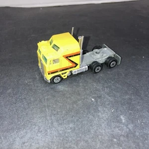 Vintage 1981 Universal Studios Yatming Yellow Semi Truck Vehicle Toy - Picture 1 of 11