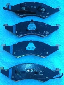 1986-92 TAURUS/SABLE - NEW GENUINE OEM FORD FRONT Brake Pads F2DZ-2001-A - Foto 1 di 5