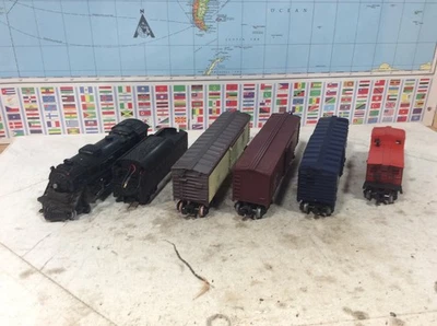 Modern Era 8142  Lionel - Steam Engine SET - 4  freight cars   027 - Image 1 of 4