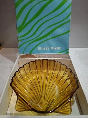 AMBER BOWL SHELL SHAPED SEAFOOD OBJECTS PRESSED INTO GLASS with original servers - image 1 of 4