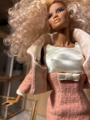 Vintage Fashion Royalty, calidad rara, exquisitamente a medida, . Foto 1 de 4