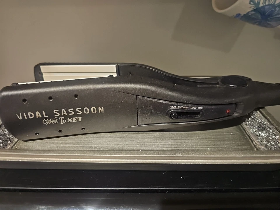 Plancha de pelo de cerámica Vidal Sassoon Wet to Set 2" VS155 3 ajustes Foto 1 de 4