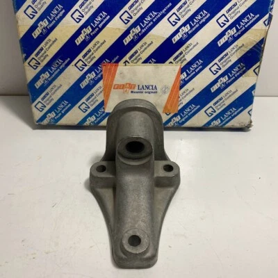 FRONT ENGINE SUPPORT BRACKET LANCIA ZAGATO COUPE ORIGINAL 82321274 - Image 1 of 4