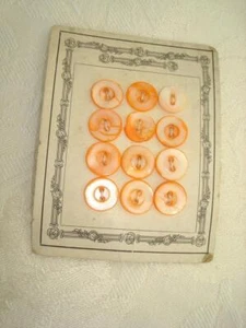 12 Vintage Antique Dyed Peach Mother of Pearl Shell Buttons On Original Card KJ - Picture 1 of 2