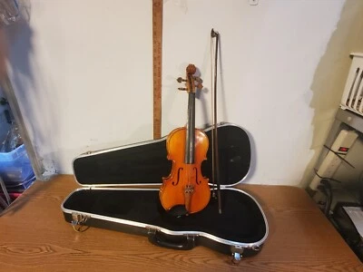 C. Becker Model 9000 1/2 Violin with MTS (USA) Case & Bow - Image 1 of 4