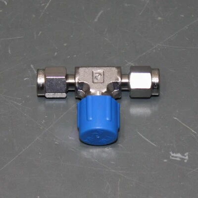Parker Branch Tee Union 2MBT4N-316, 1/8" A-LOK Tube x 1/4" NPT Pipe, Stainless - Image 1 of 4