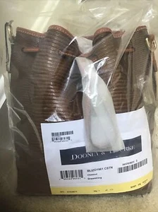 Dooney & Bourke geprägte Eidechse Kordelzug in KASTANIE (fabrikversiegelt) - Bild 1 von 1