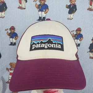 Patagonia Logo P-6 Blanco/Frambuesa/Granate Ajustable OS Trucker Gorra Sombrero Usado en Excelente Condición - Imagen 1 de 9