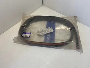 NEW GENUINE VOLVO SEALING STRIP 9133709 - Picture 1 of 3