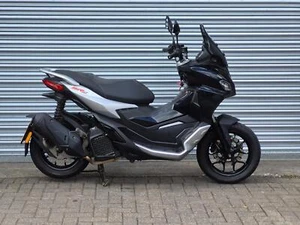 Aprilia SR GT 200 ABS E5 - Picture 1 of 8