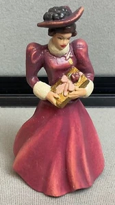 Dolfi Holz geschnitzt Dame mit Geschenk - Italien 4" hoch mit Box - Bild 1 von 5