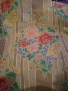 House N Home Tessuti e Tendaggi, Inc Cotone Floreale 54" x 9 Iarde Bellissimo - Foto 1 di 2