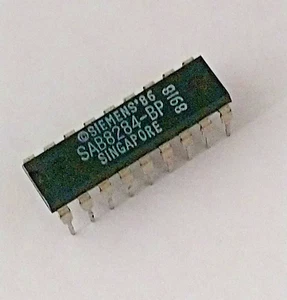 Siemens SAB 8284-BP Bus Controller - Picture 1 of 1