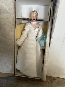 NIB Franklin Mint All About Eve Marilyn Monroe Doll w/Stand & Shipper - Picture 1 of 5