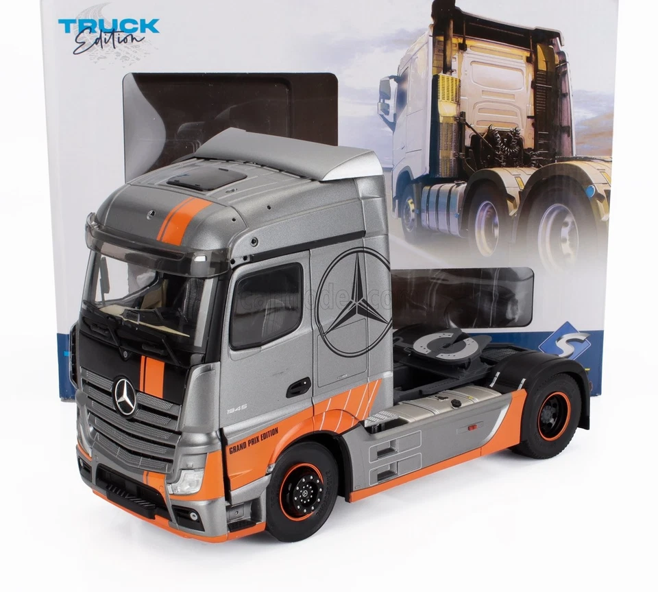 1/24 SOLIDO - MERCEDES BENZ - ACTROS 2 TRACTOR TRUCK 2-ASSI GRAN PRIX 2400202 - Immagine 1 di 1