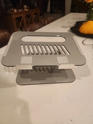 Soporte elevador portátil para computadora portátil altura ajustable soporte para computadora portátil Foto 1 de 4