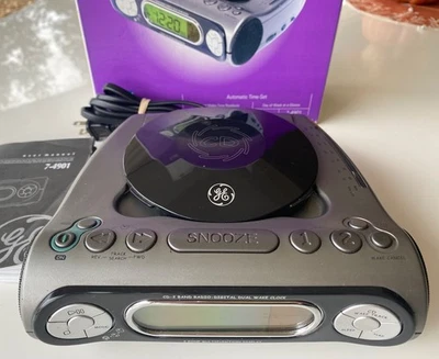 Vintage GE 7-4901 Stereo CD AM/FM Dual Wake Alarm Clock Radio w/ Original Box + - Image 1 of 4