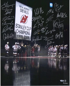 New Jersey Devils 2000 Stanley Cup Champs Signed 16 x 20 Banner Photo & 20 Sigs - Picture 1 of 1