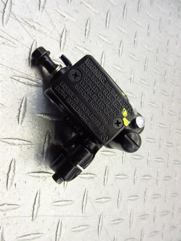 11-13 Honda CBR 250R CBR250R 2011 manillar derecho freno delantero cilindro maestro OE Foto 1 de 4