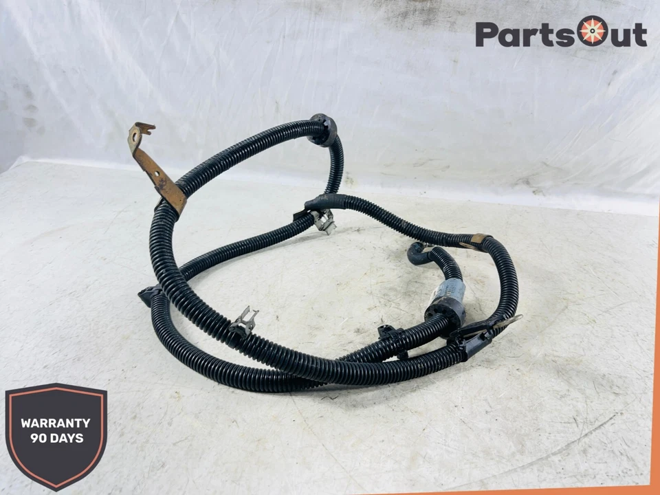 Cable de alimentación positivo alternador principal Mercedes Benz A200 W176 A2465400308 OEM Foto 1 de 4