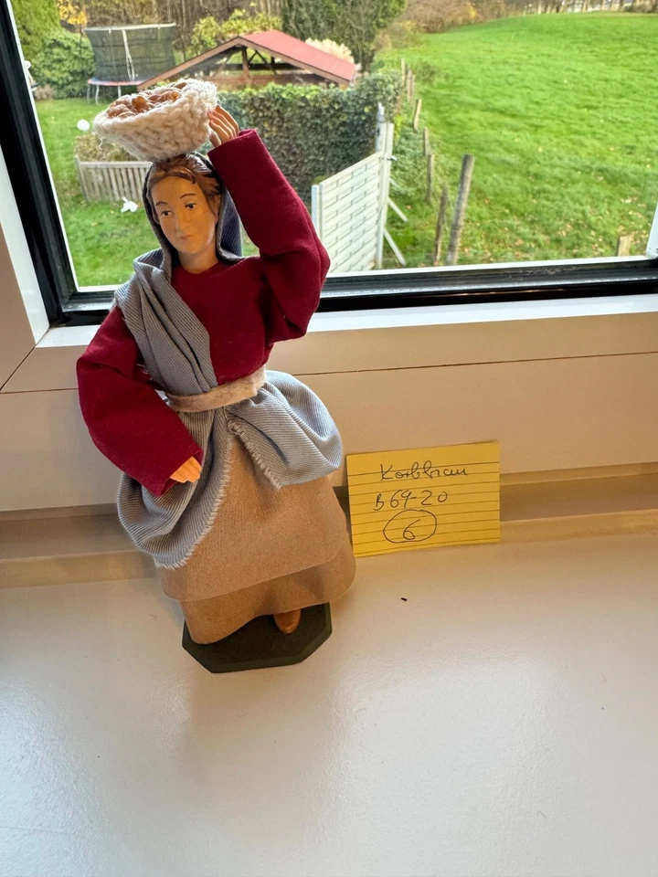 Lang  Oberammergau Krippenfigur B 20 Korbfrau  bewegliche Glieder -bekleidet - Bild 1 von 1