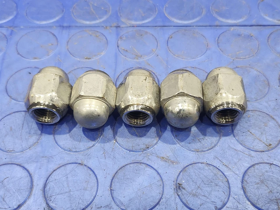 96-20 Toyota RAV4 Steel Wheel Acorn Lug Nuts - 5 Genuine OEM 9094201021 Foto 1 de 3