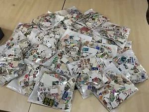 Timbres du monde hors papier vintage/moderne années 1800 sur paquets de 3000+ par lot - Photo 1/12